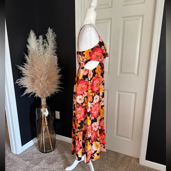 Dress Forum Los Angeles Floral Tiered Cut Out Midi/Maxi Dress 
size Large - Picture 7 of 12